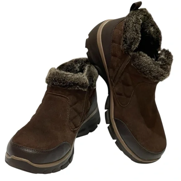 💥SALE💥SKECHERS BROWN RELAXED FIT GIRL CRUSH BROWN ANKLE BOOTIES NWOTS SZ 9 EUC - Picture 1 of 13